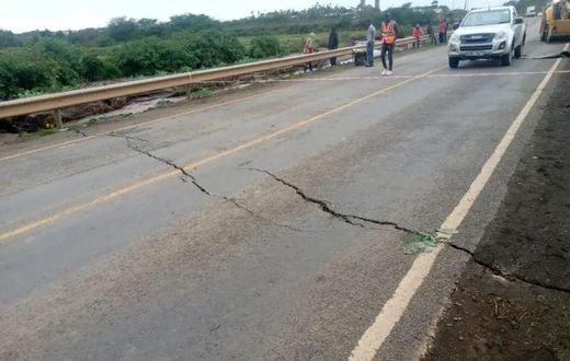 A section of Narok-Mai Mahiu highway that cracked. KeNHA announced the closure of the road for repairs on April 30, 2023 and gave alternative routes