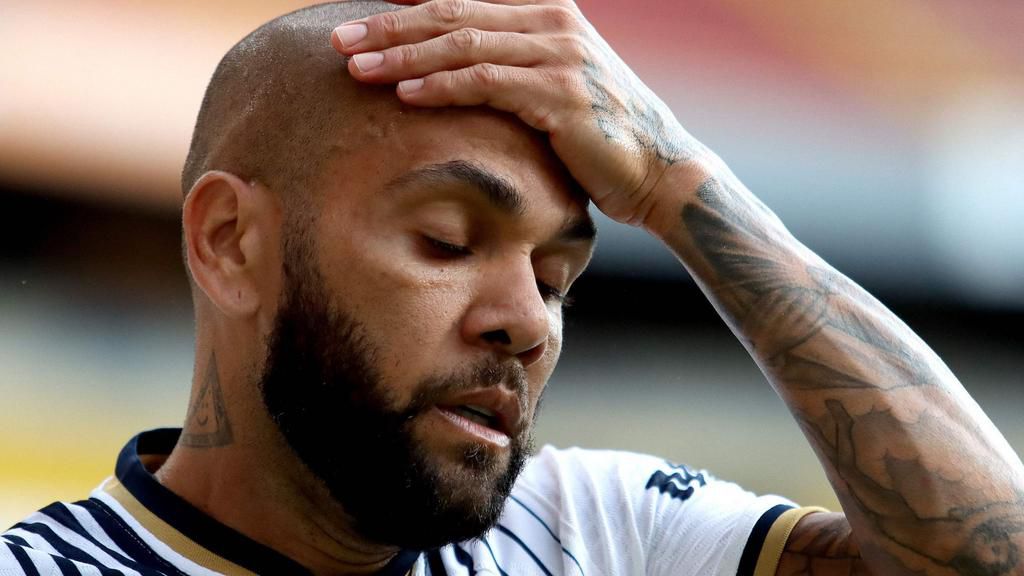 Dani Alves looking dejected
