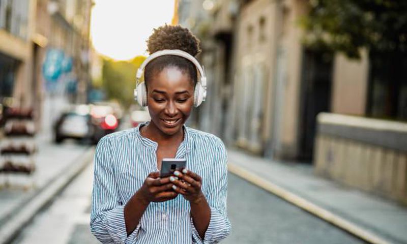 Lady with headphone