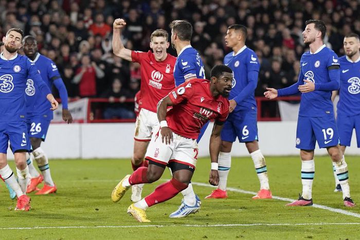 Serge Aurier scores against Chelsea