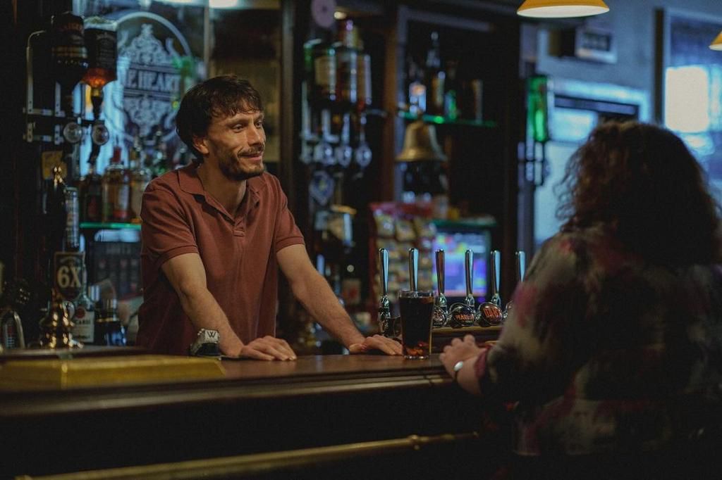 Richard Gadd "Donny" with co-star Jessica Gunning "Martha" in a scene on 'Baby Reindeer'