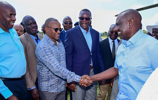 File image of senior government officials receiving President William Ruto during a past visit to Homa Bay