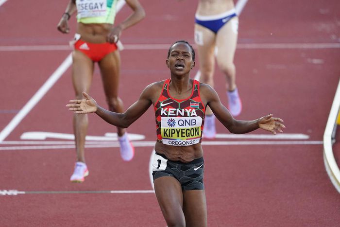 Faith Kipyegon wins gold in 1500m women's race during the 2022 World Athletics Championships in Orgeon
