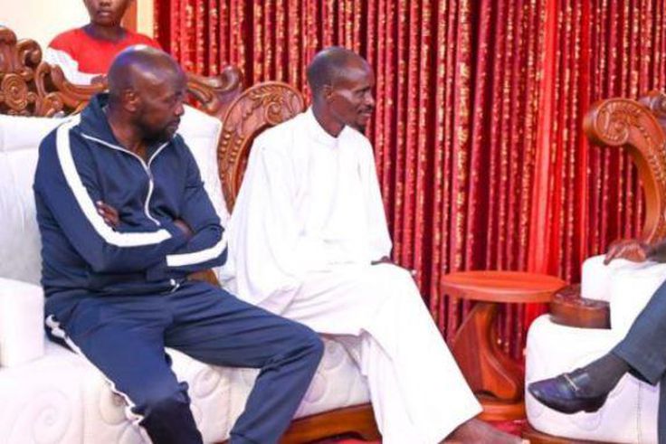 Lawyer Cliff Ombeta, Pastor Ezekiel Odero and Former Prime Minister Raila Odinga at the New Life Church Pastor's home in Mavueni, Kilifi county on Saturday, May 06