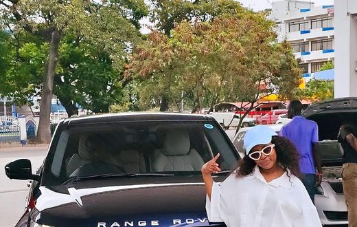 Nadia Mukami with her new Range Rover