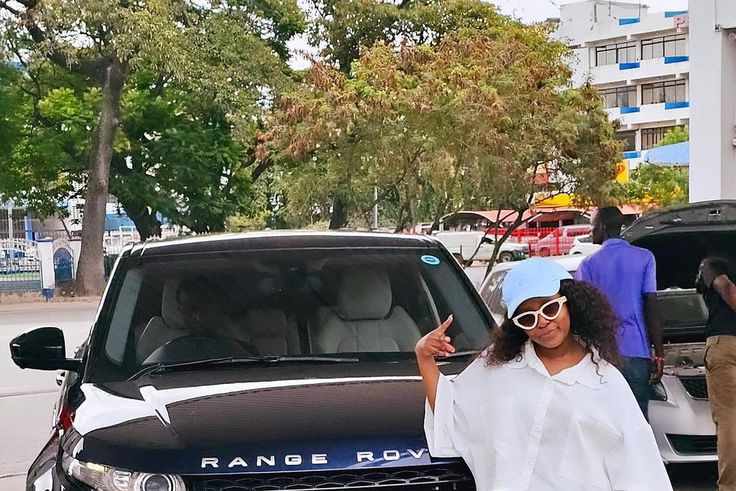 Nadia Mukami with her new Range Rover