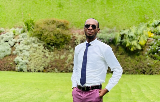 Dr Ofweneke