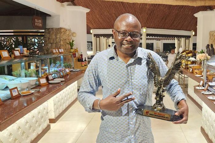 Kenya Editors Guild fetes veteran journalist Alex Chamwada with the Pioneer/Trailblazer award