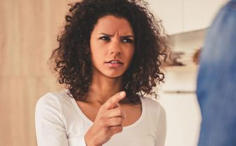 ___7307141___2017___9___13___12___Angry+woman