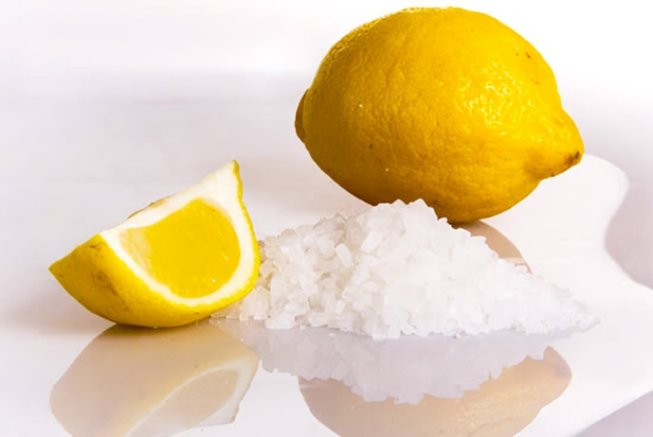 Lemon juice and salt to scrub off turmeric stains