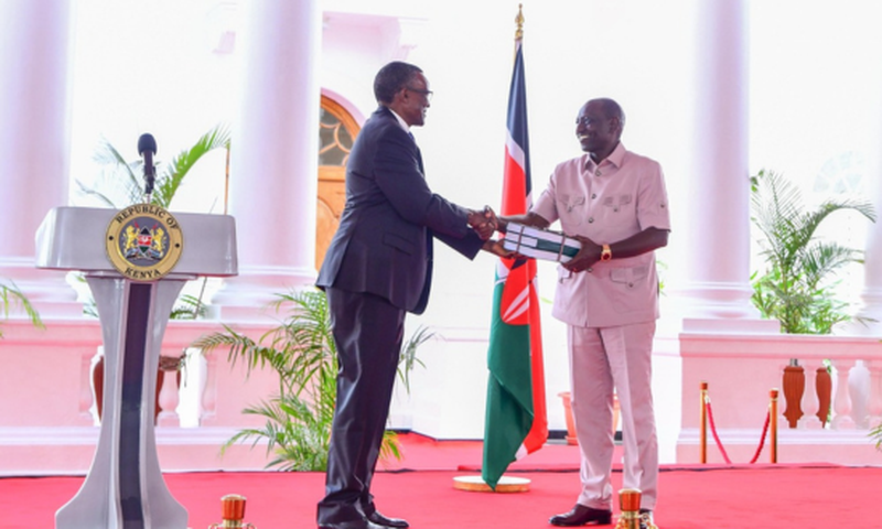 President William Ruto with former Chief Justice David Maraga at State House, Nairobi on November 16, 2023