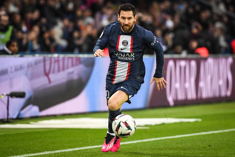 Lionel Messi scores the winner in PSG victory