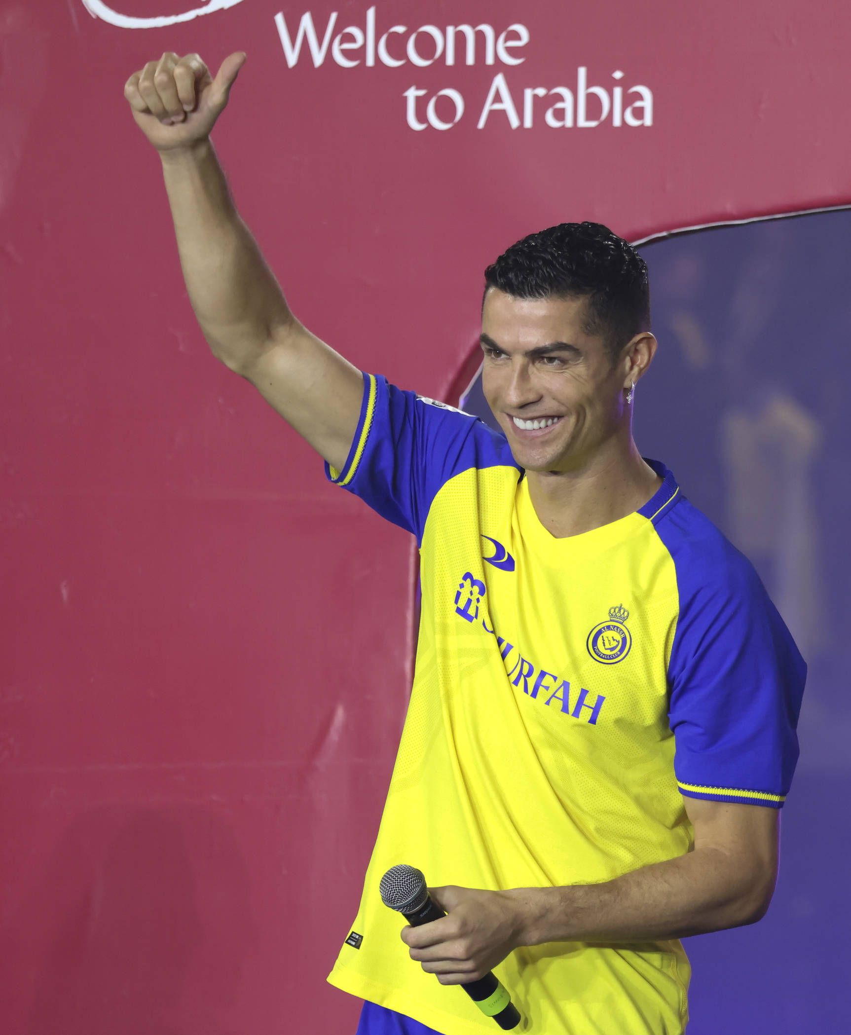 Yellow Fever': Fans overjoyed as Ronaldo welcomed to Al-Nassr