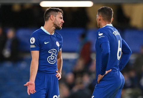 The manager held talks with key leaders such as Cesar Azpilicueta and Thiago Silva to try and find solutions