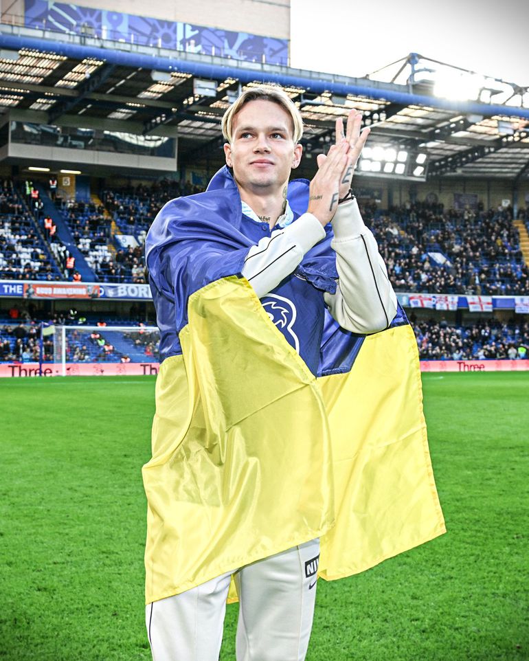 Mykhailo Mudryk unveiled at Stamford Bridge