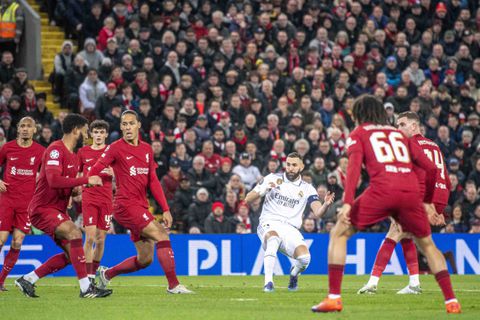 Benzema scored twice to sink Liverpool