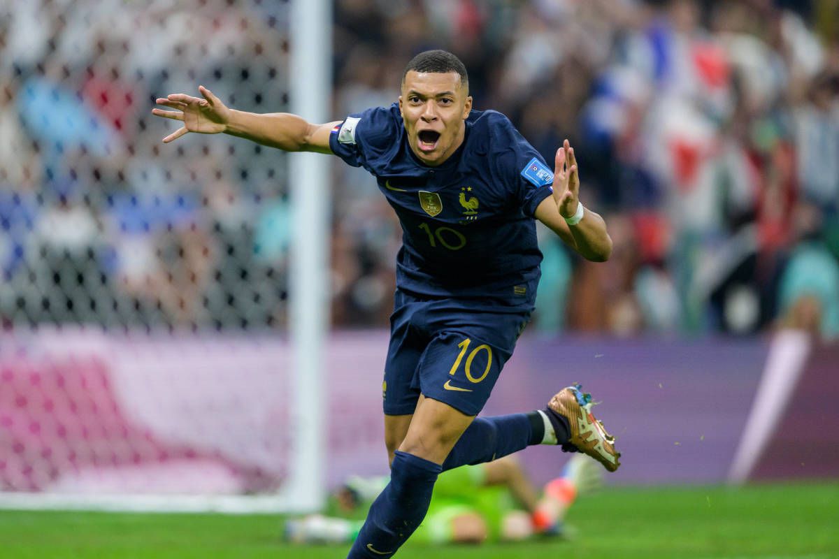 Kylian Mbappé 2018 World Cup Jersey up for Auction