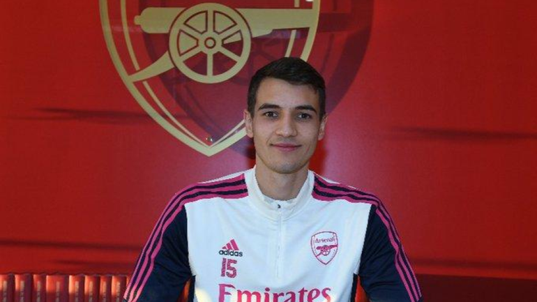Arsenal announce the signing of Jakub Kiwior