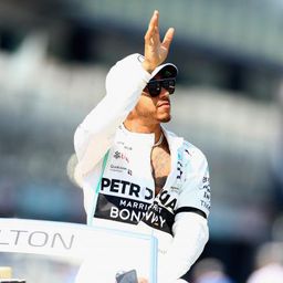 Хамилтън дари 500 хил. долара за пострадалите от пожарите в Австралия