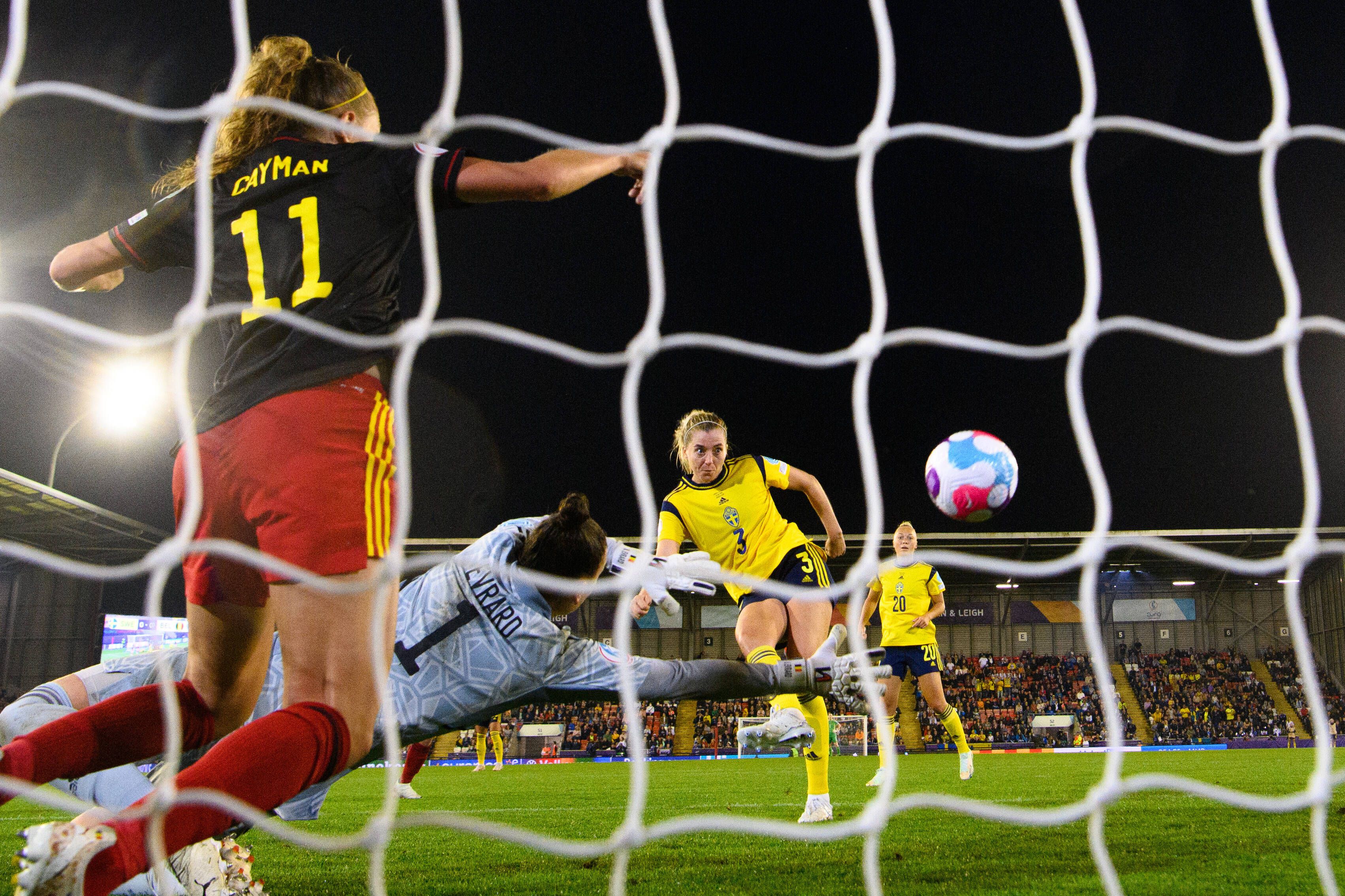 Линда Сембрант отбелязва победния гол за Швеция срещу Белгия (сн. Ludvig Thunman/IMAGO-Bildbyran)